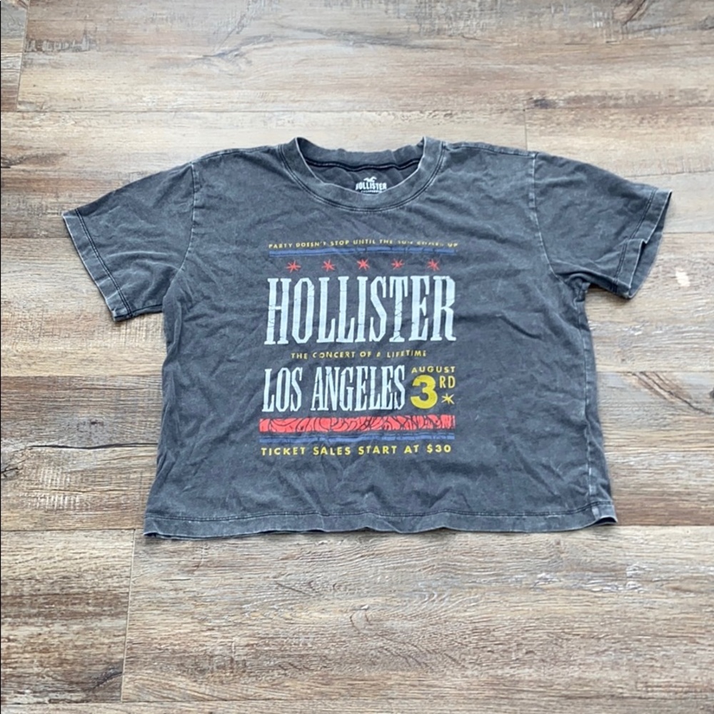 Hollister graphic crop T-shirt (s)